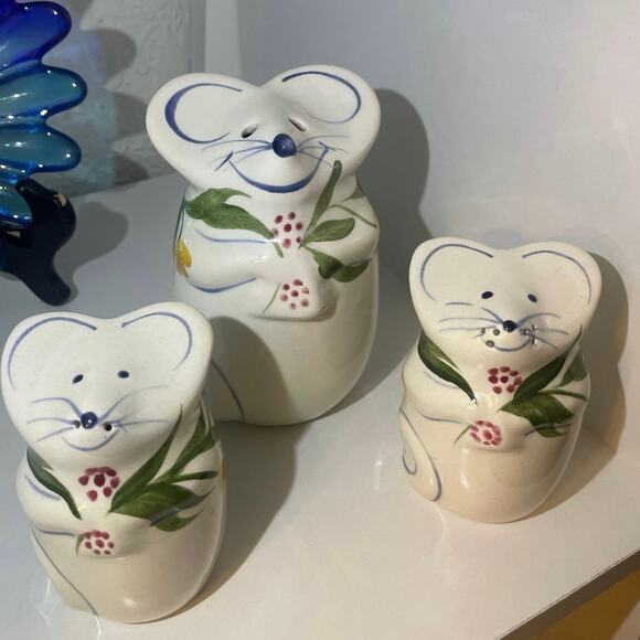 N.S. Gustin Floral Mouse Parmasan Matching Salt & Pepper Shaker Set Vintage - Picture 9 of 11